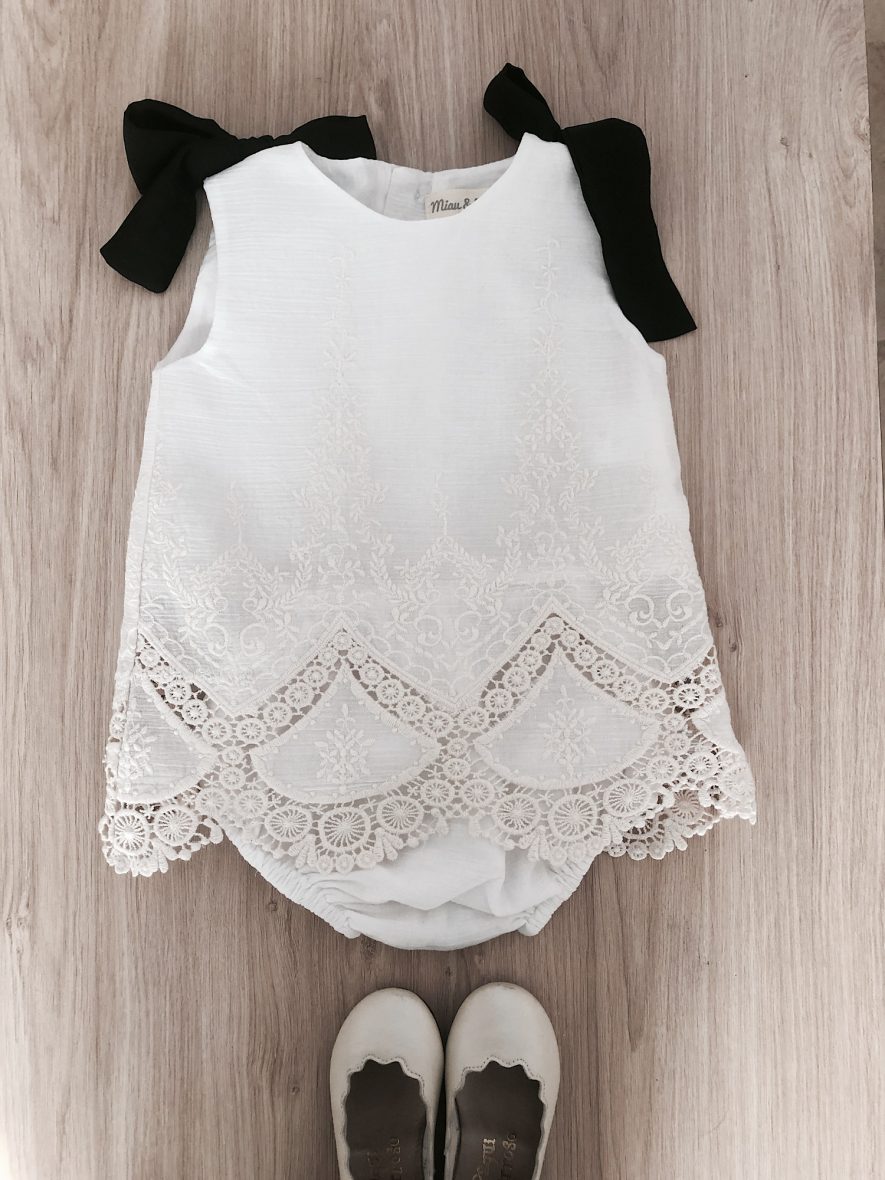 Jesusito bordado con lazadas